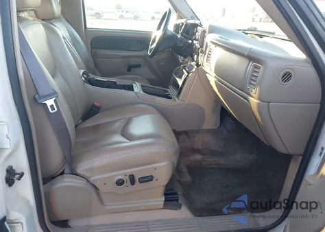 2003 Chevrolet Avalanche 1500 из США, поврежденный, VIN 3GNEC13T53G207676